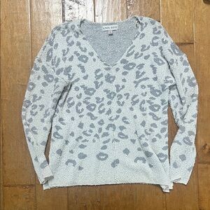 Knox Rose Light Gray Animal Print V-Neck Sweater